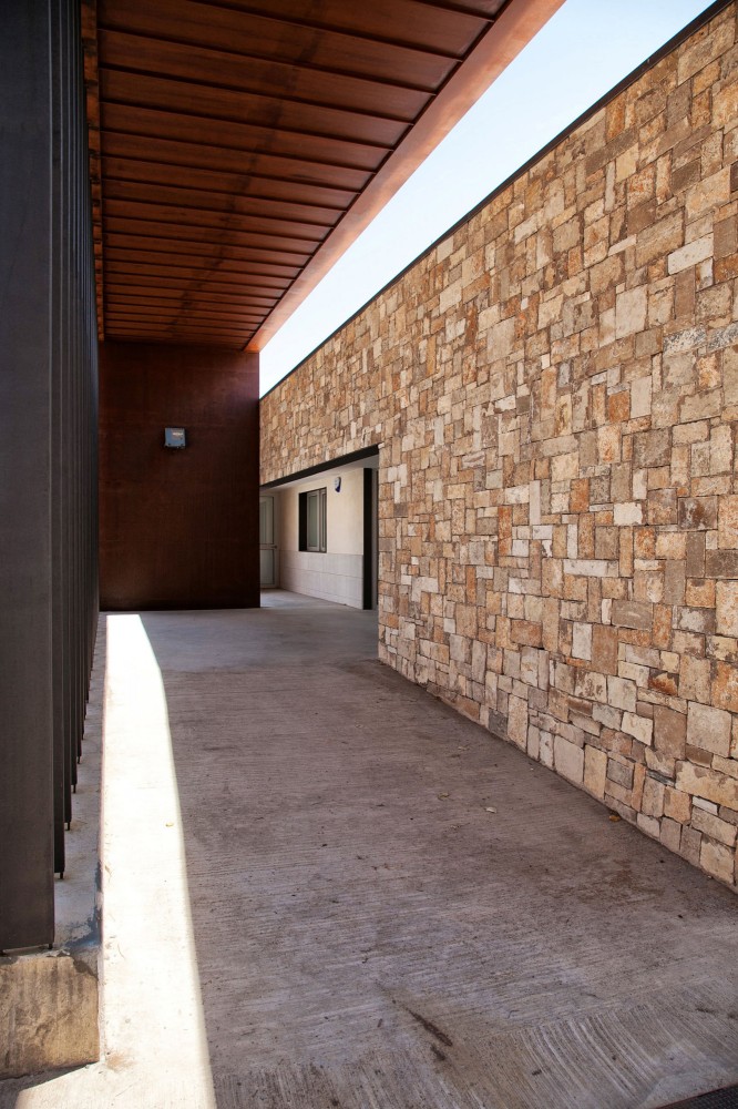 La Fatarella School / Héctor Jala & Mònica Moreno