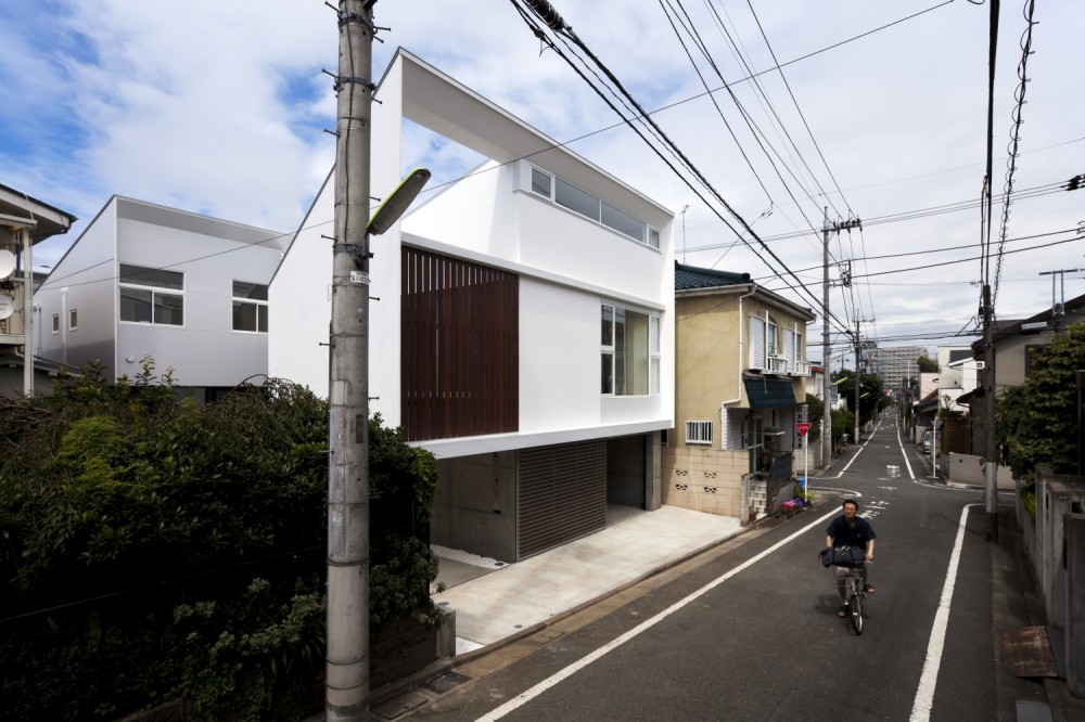 Twin Megaphones / Atelier Tekuto + Yasuhiro Yamashita + Toshiyuki Fujimori