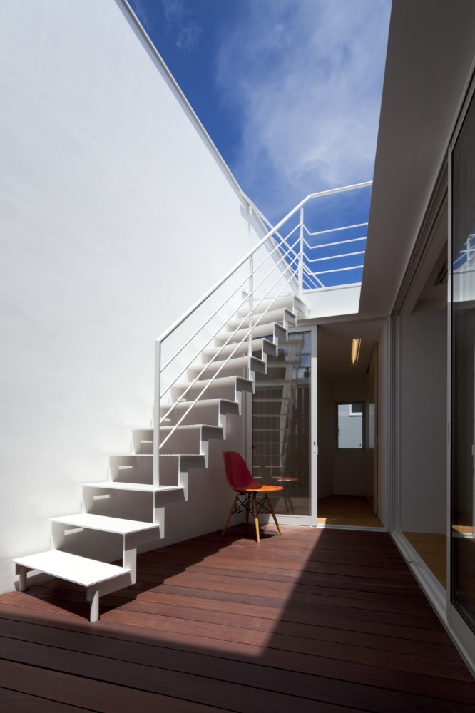 Twin Megaphones / Atelier Tekuto + Yasuhiro Yamashita + Toshiyuki Fujimori