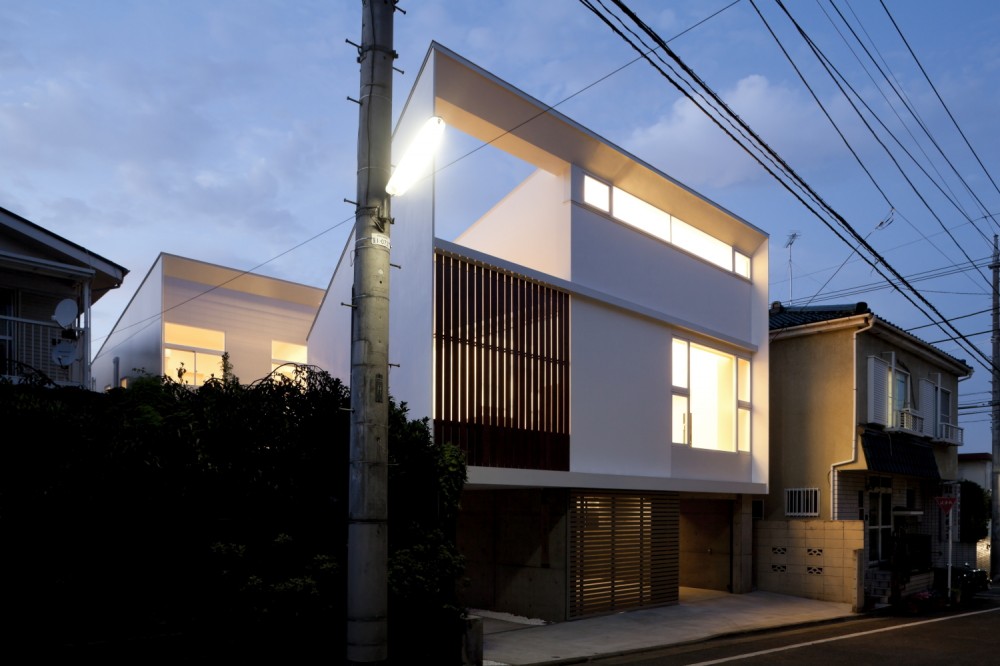Twin Megaphones / Atelier Tekuto + Yasuhiro Yamashita + Toshiyuki Fujimori