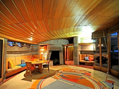 The David S. Wright Home in Arcadia, Arizona. Photo via Curbd LA.