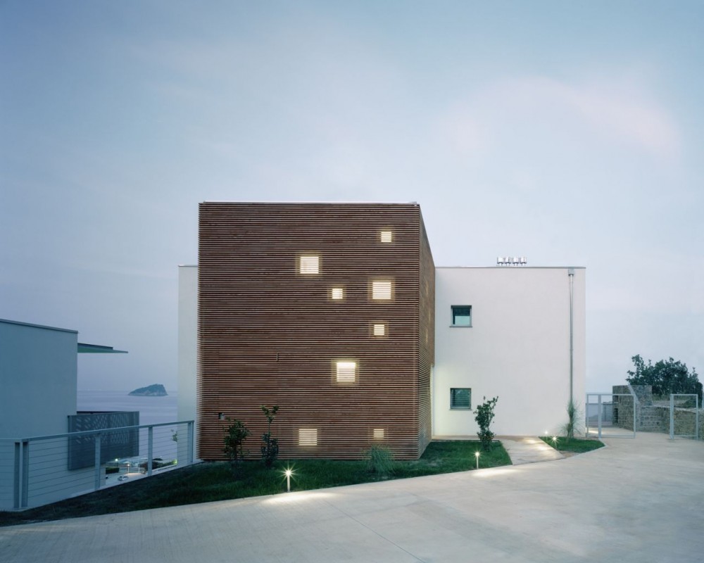 Dwellings in Spotorno / Ariu + Vallino Architects