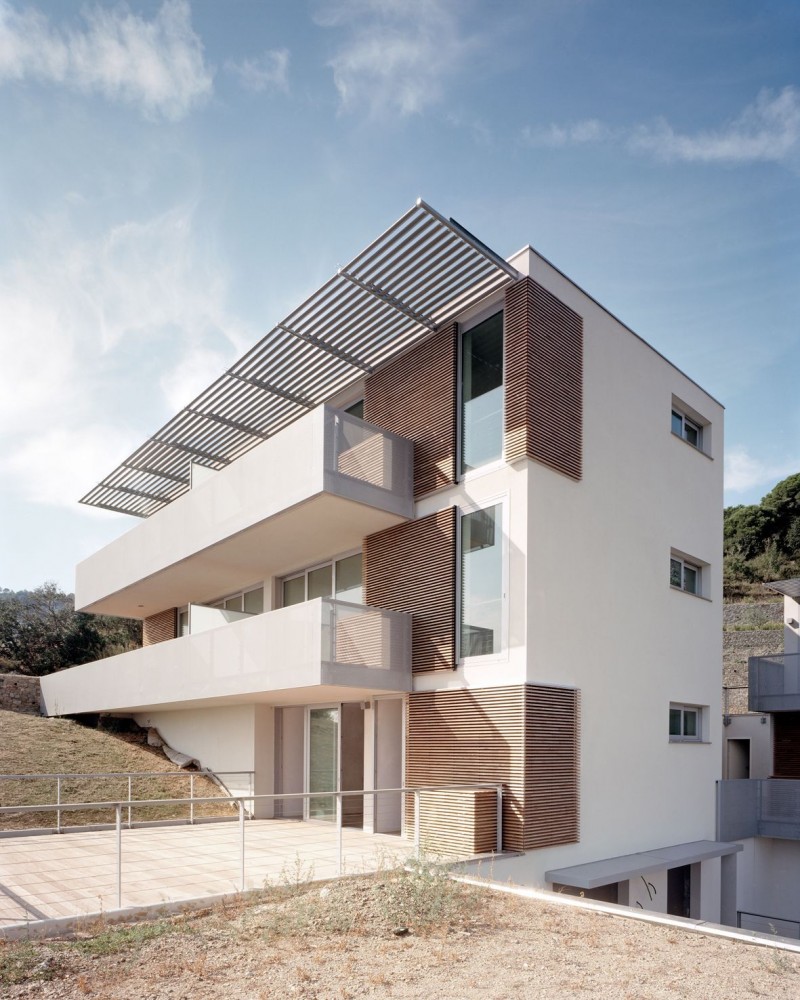 Dwellings in Spotorno / Ariu + Vallino Architects