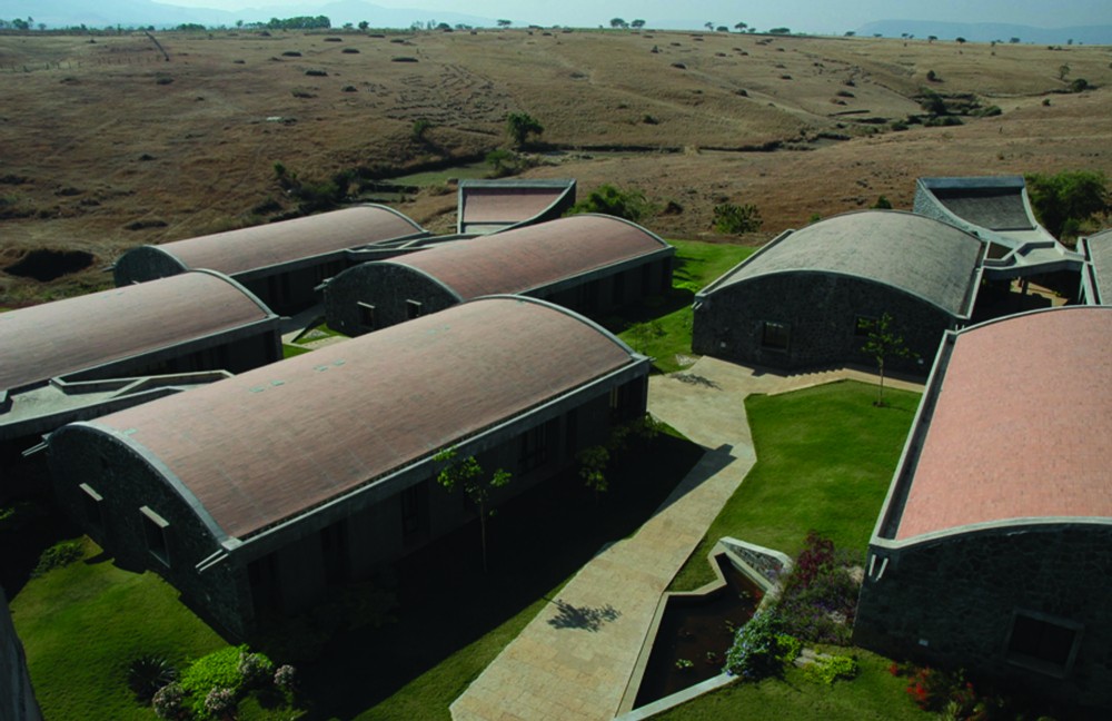 The Heritage School  / Madhav Joshi and Associates