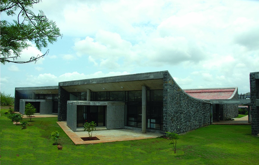 The Heritage School  / Madhav Joshi and Associates