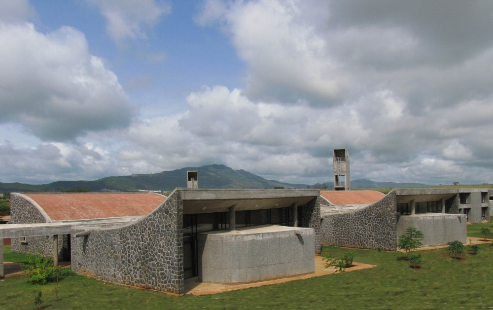 The Heritage School  / Madhav Joshi and Associates
