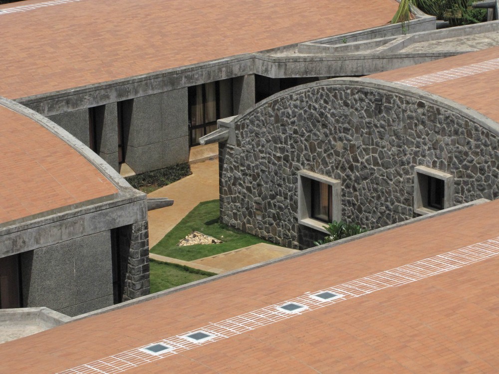 The Heritage School  / Madhav Joshi and Associates