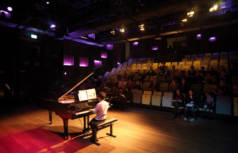 Pier K Theatre and Arts Centre / Ector Hoogstad Architecten