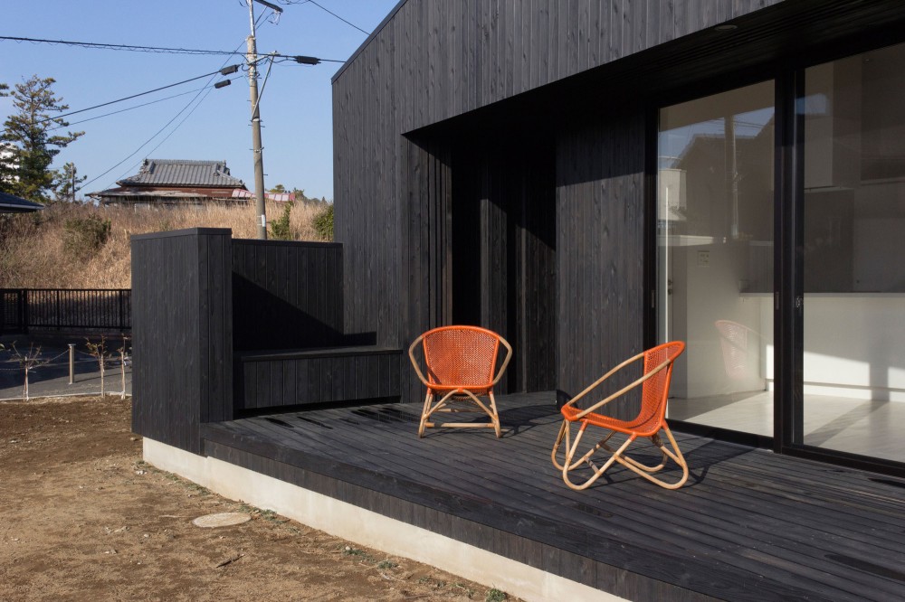 Onjuku Beach House / BAKOKO