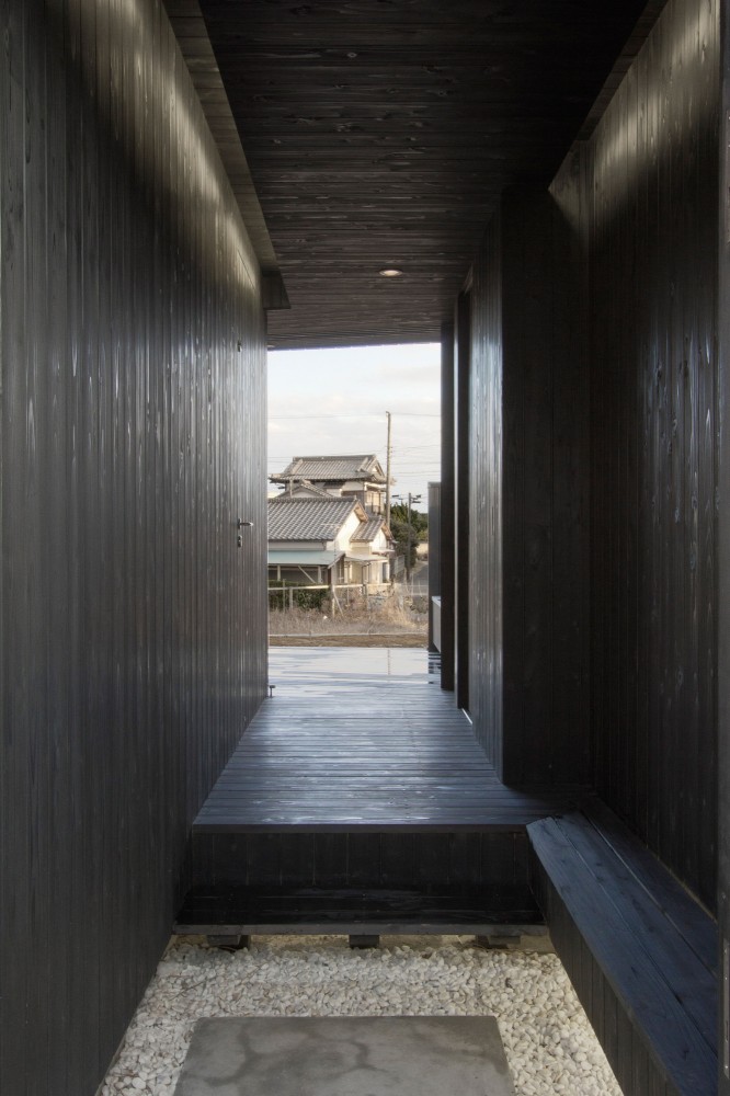 Onjuku Beach House / BAKOKO