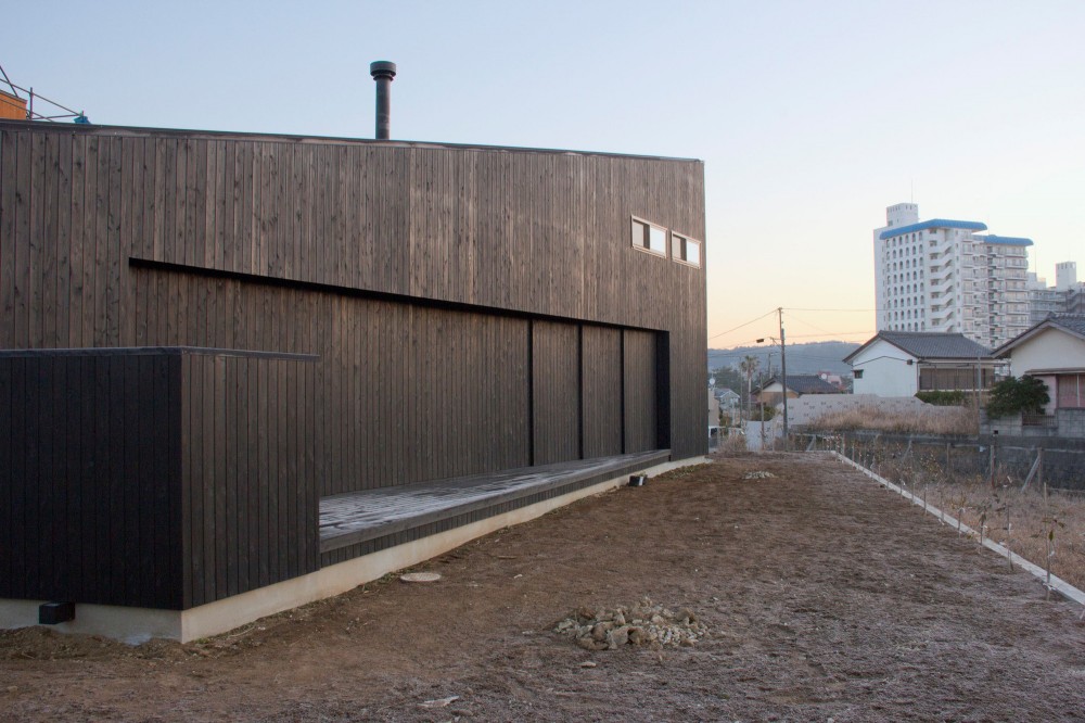 Onjuku Beach House / BAKOKO