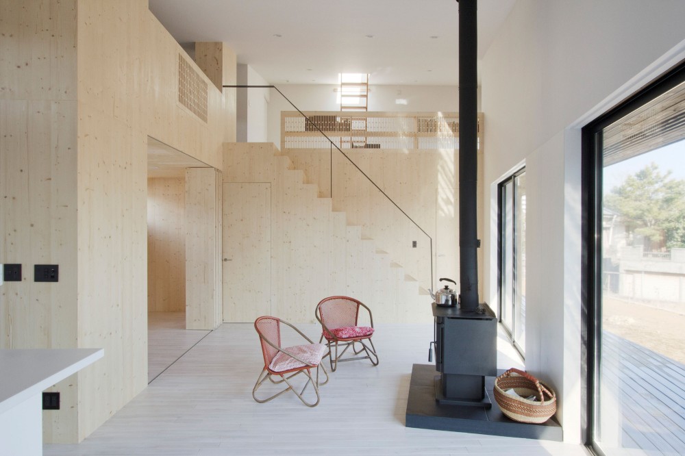 Onjuku Beach House / BAKOKO