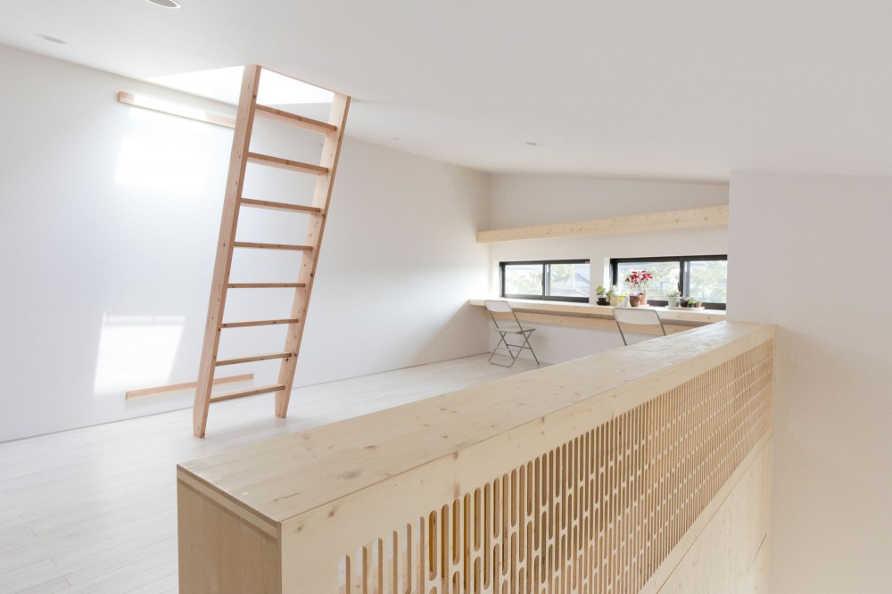 Onjuku Beach House / BAKOKO