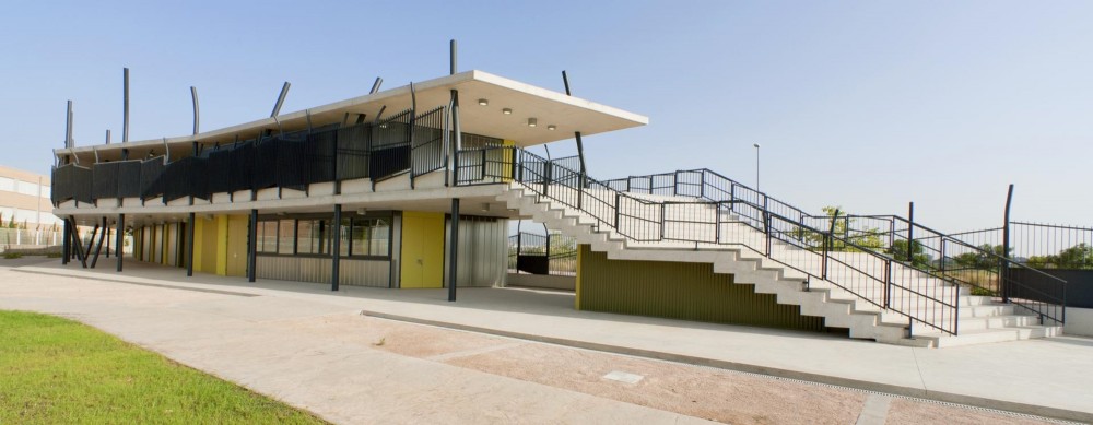 Mixed-Use Building / Vahos Architecture