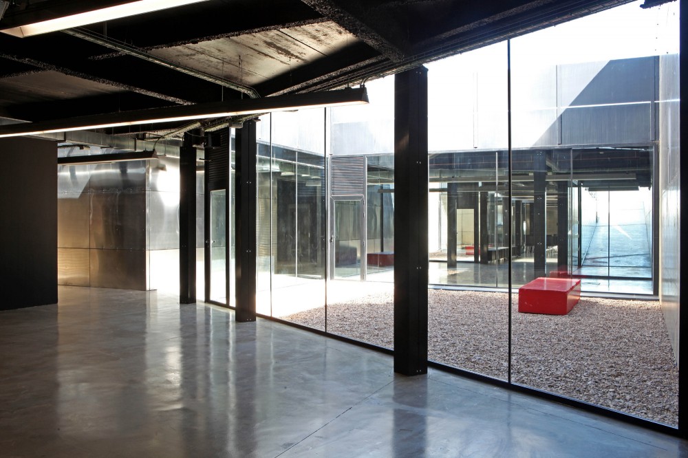 Multi-Purpose Building For Central Termosolar Astexol-2 / Sáenz De Oiza Arquitectos