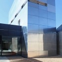 Edificio Multiusos Para Central Termosolar Astexol-2 / Sáenz De Oiza Arquitectos Edificio Multiusos Para Central Termosolar Astexol-2 / Sáenz De Oiza Arquitectos © Carlos Arriaga