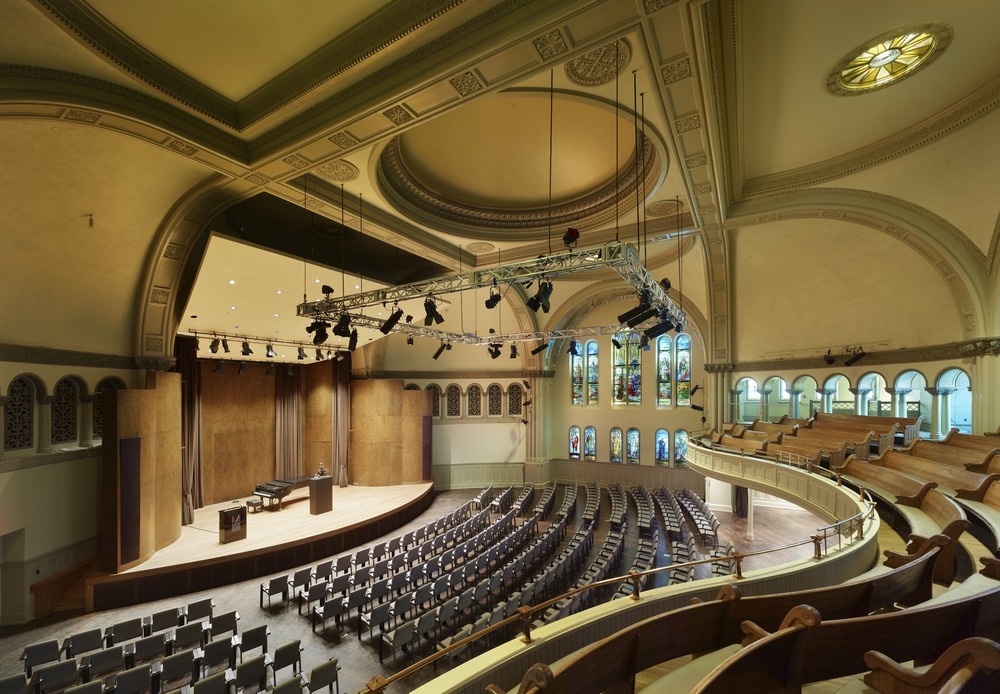 Canadian Museum in a Church / Provencher Roy + Associés Architectes