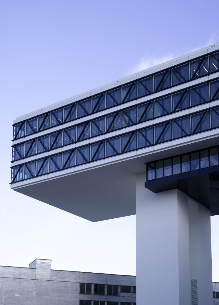 IVG Media Bridge / steidle architects