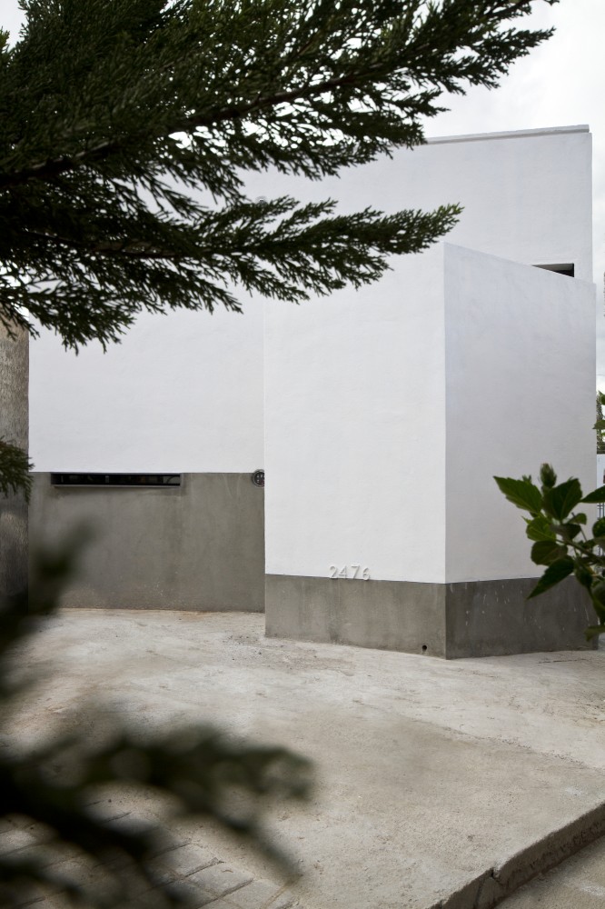 Great-Grand Parents House / Jesus Davila Architects