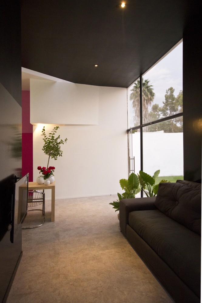 Great-Grand Parents House / Jesus Davila Architects