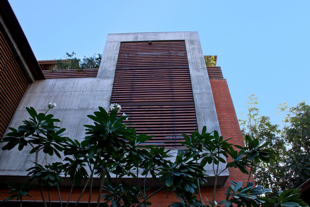 The Green House / Hiren Patel Architects
