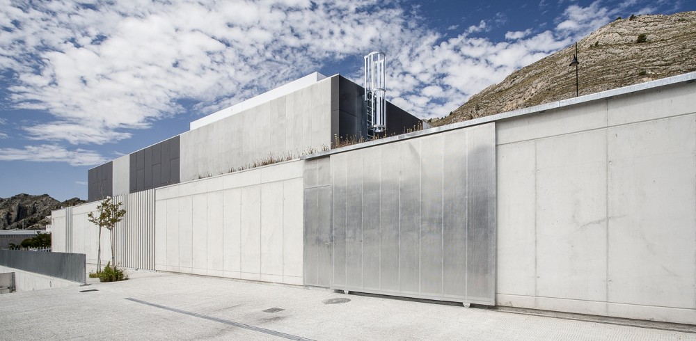 Police Station and Multipurpose Space in Xixona / Daniel Martí & Natàlia Ferrer