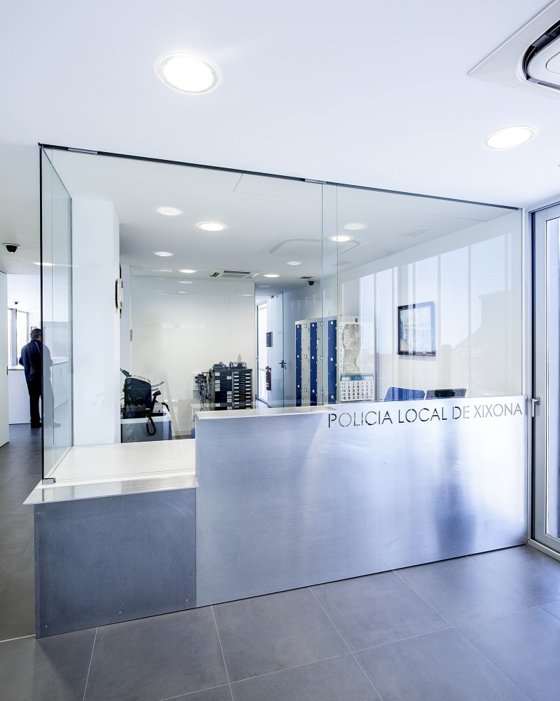Police Station and Multipurpose Space in Xixona / Daniel Martí & Natàlia Ferrer