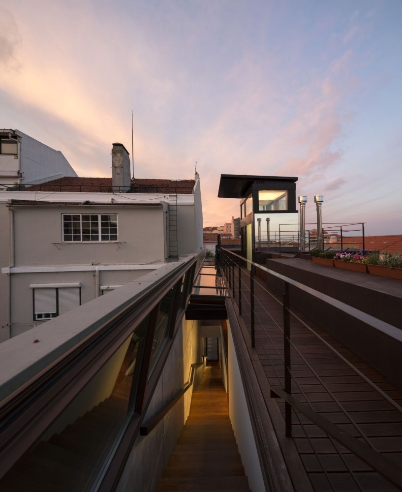 House in Travessa de Patrocinio / Luís Rebelo de Andrade + Tiago Rebelo de Andrade + Manuel Cachão Tojal