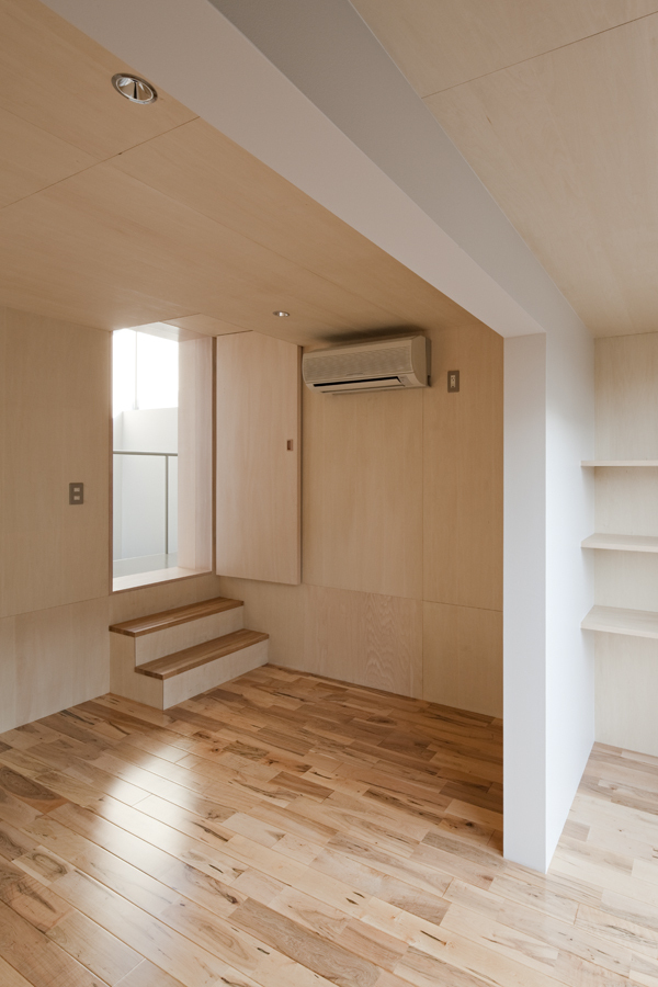 House in Mejirodai / Mejiro Studio + Kozo Kadowaki
