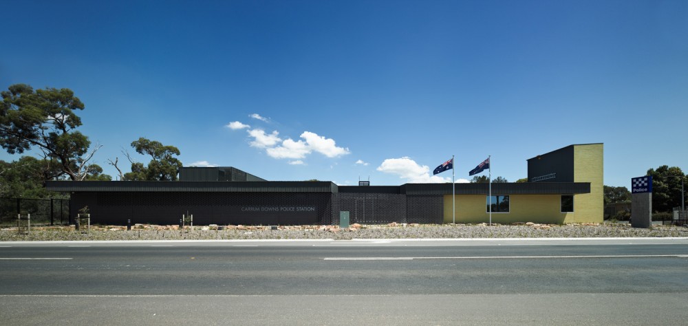 Carrum Downs Police Station / Kerstin Thompson Architects