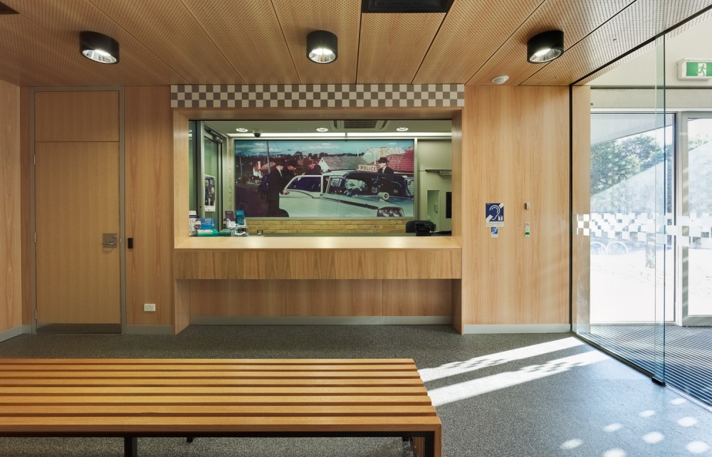 Carrum Downs Police Station / Kerstin Thompson Architects