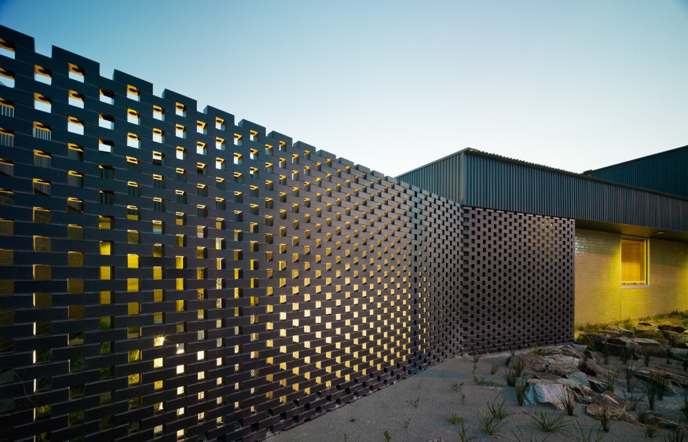 Carrum Downs Police Station / Kerstin Thompson Architects