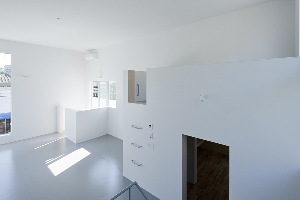 House in Mejirodai / Mejiro Studio + Kozo Kadowaki