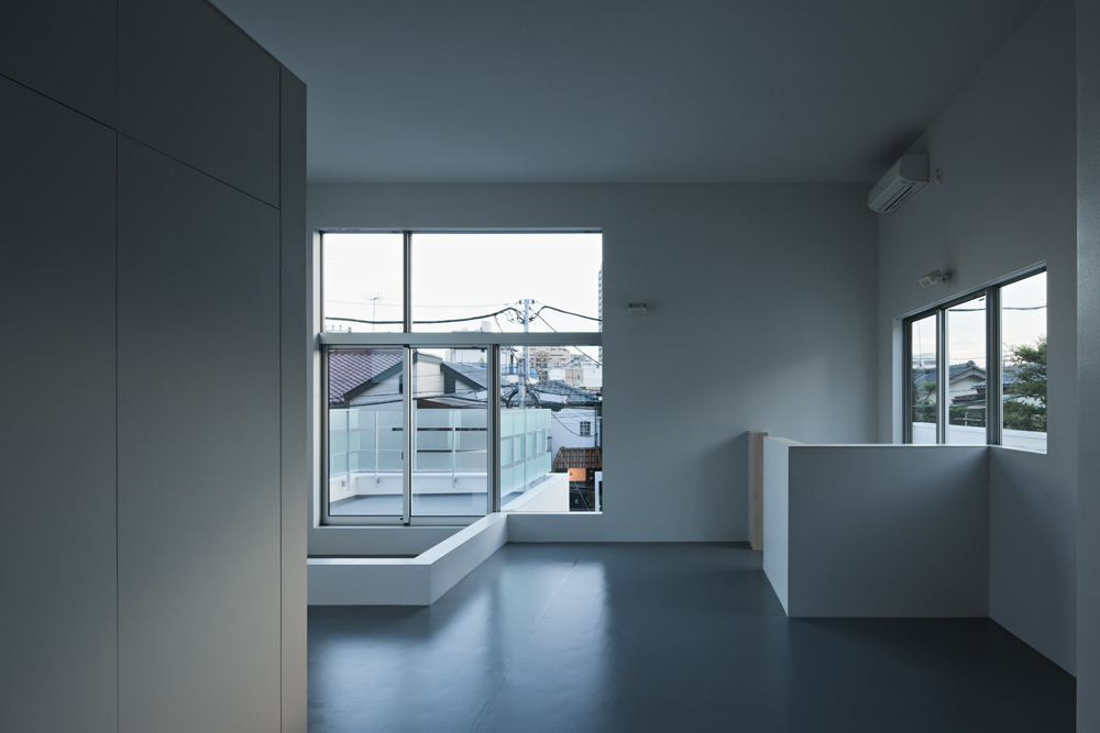 House in Mejirodai / Mejiro Studio + Kozo Kadowaki