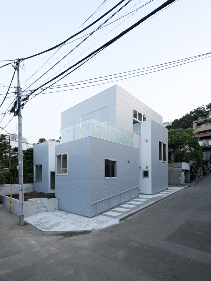 House in Mejirodai / Mejiro Studio + Kozo Kadowaki