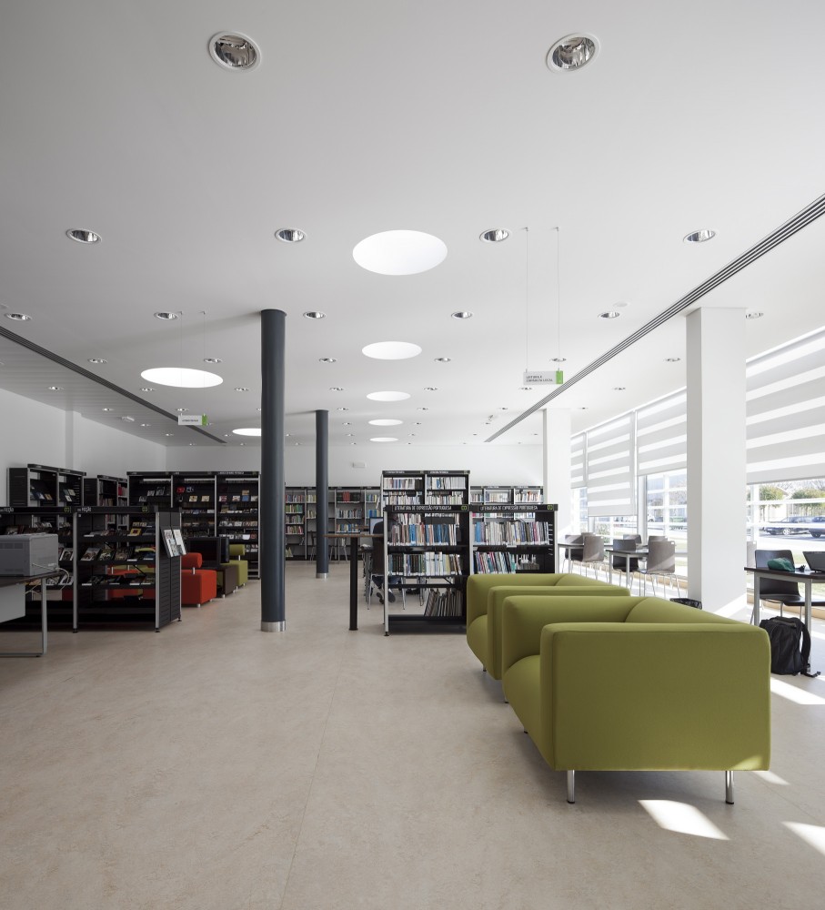 Condeixa Public Library / S&F