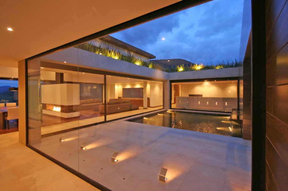 AR House / Campuzano Architects