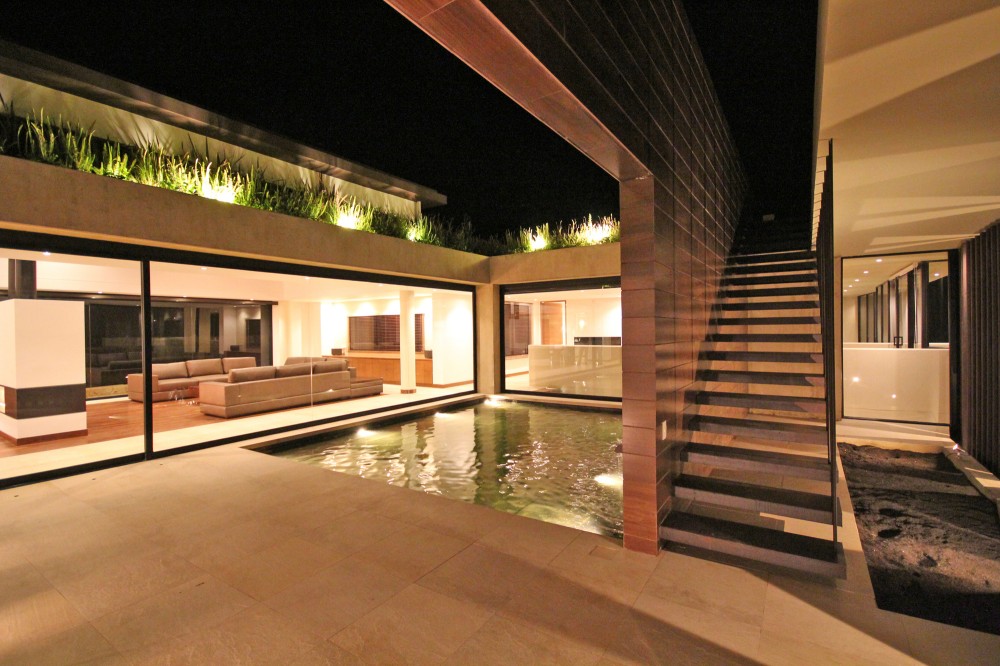 AR House / Campuzano Architects