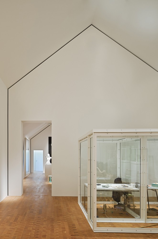 Country Estate / Roger Ferris + Partners