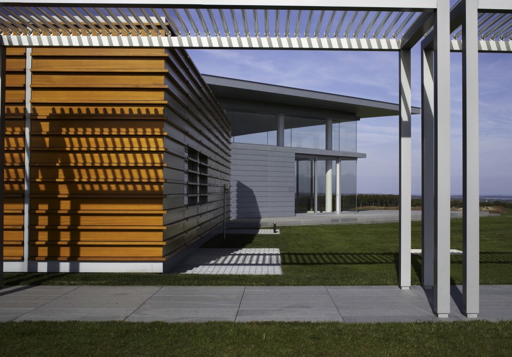 The Bridge / Roger Ferris + Partners