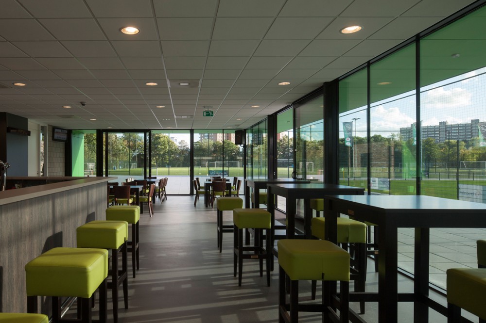 VV Capelle Soccer Clubhouse / MoederscheimMoonen Architects