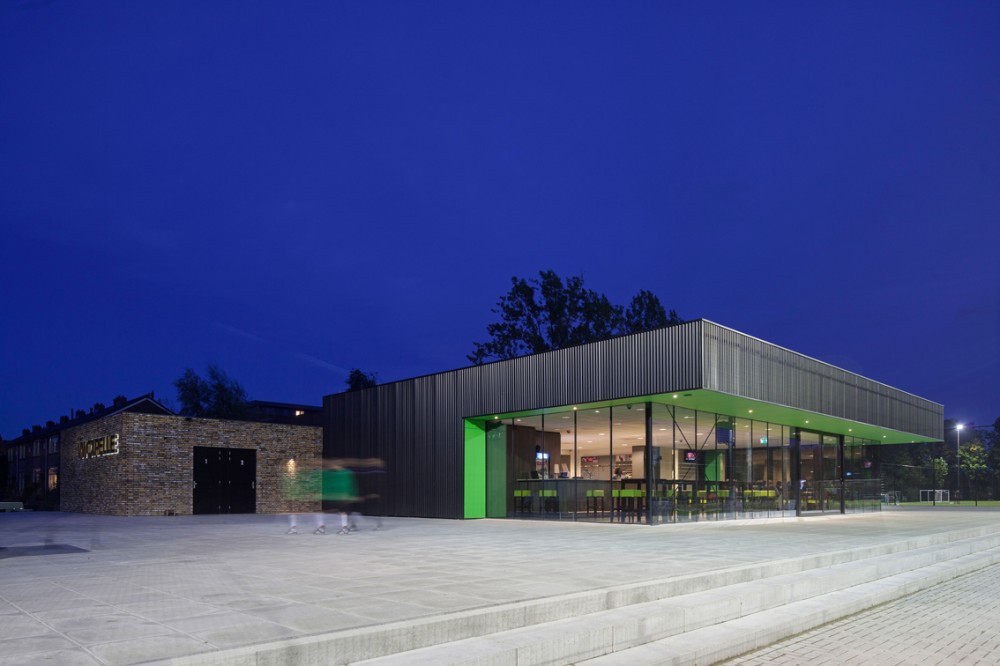 VV Capelle Soccer Clubhouse / MoederscheimMoonen Architects