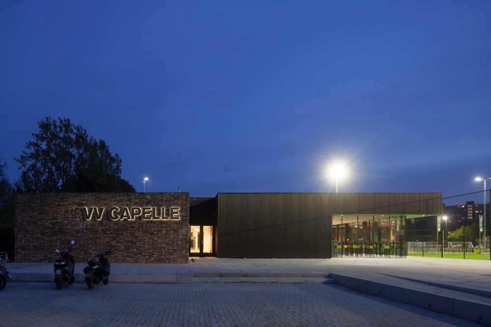 VV Capelle Soccer Clubhouse / MoederscheimMoonen Architects