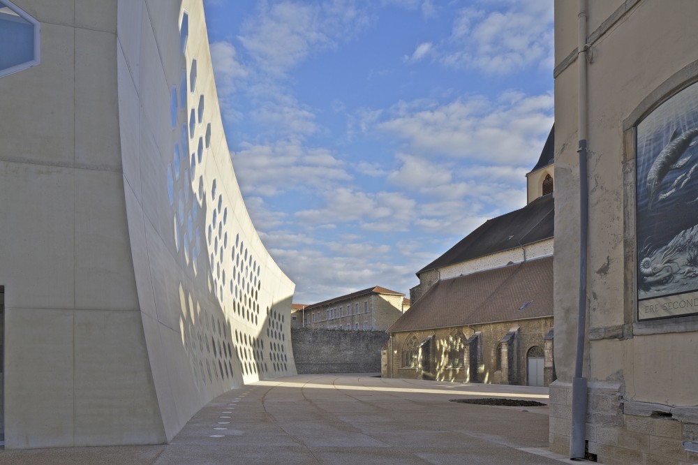 Lons le Saunier Mediatheque / du Besset-Lyon Architectes