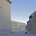 Lons le Saunier Mediatheque / du Besset-Lyon Architectes Lons le Saunier Mediatheque / du Besset-Lyon Architectes © Philippe Ruault