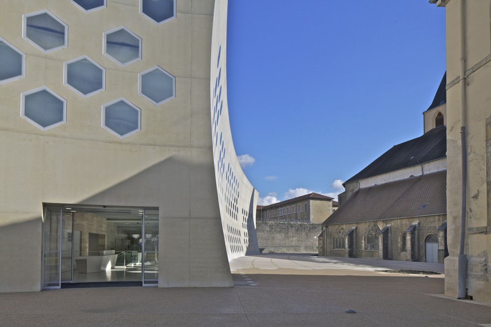 Lons le Saunier Mediatheque / du Besset-Lyon Architectes