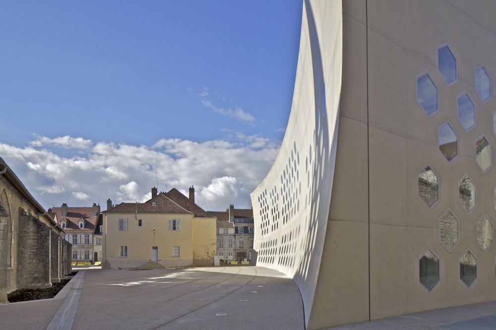 Lons le Saunier Mediatheque / du Besset-Lyon Architectes