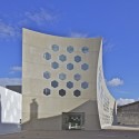 Lons le Saunier Mediatheque / du Besset-Lyon Architectes Lons le Saunier Mediatheque / du Besset-Lyon Architectes © Philippe Ruault