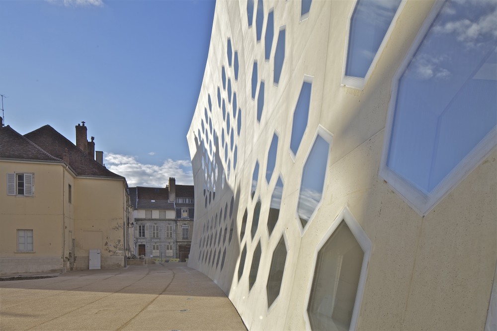 Lons le Saunier Mediatheque / du Besset-Lyon Architectes