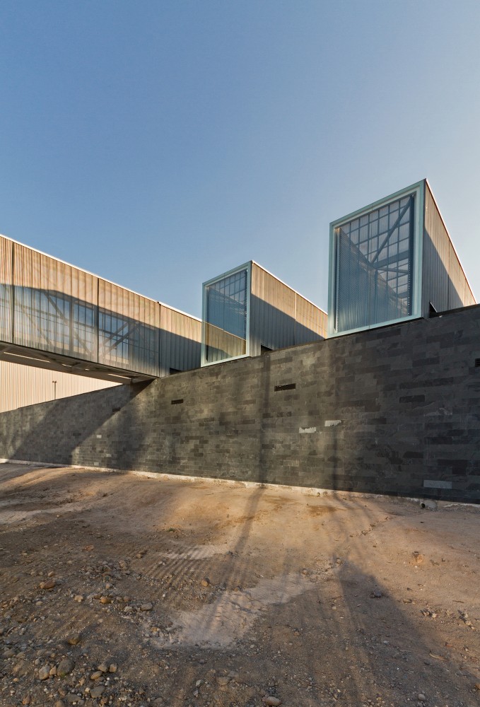 Dining-Multi Room, Iron Mountain / Polidura + Talhouk Arquitectos